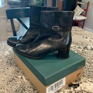 Clark’s size 8 women’s ankle boots